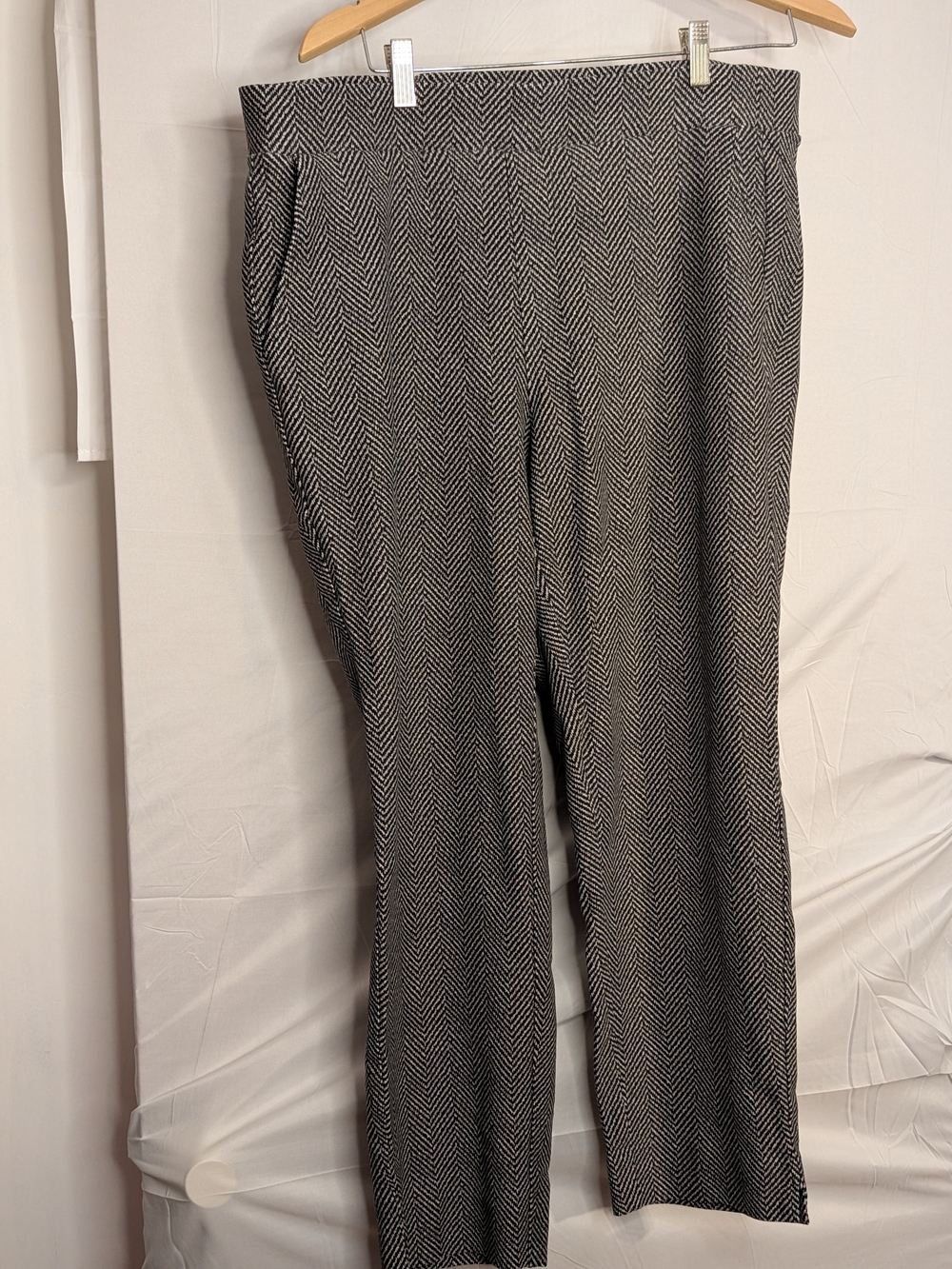 Studio by Torrid Herringbone Pull-On Tapered Pants Size 2R 18/20